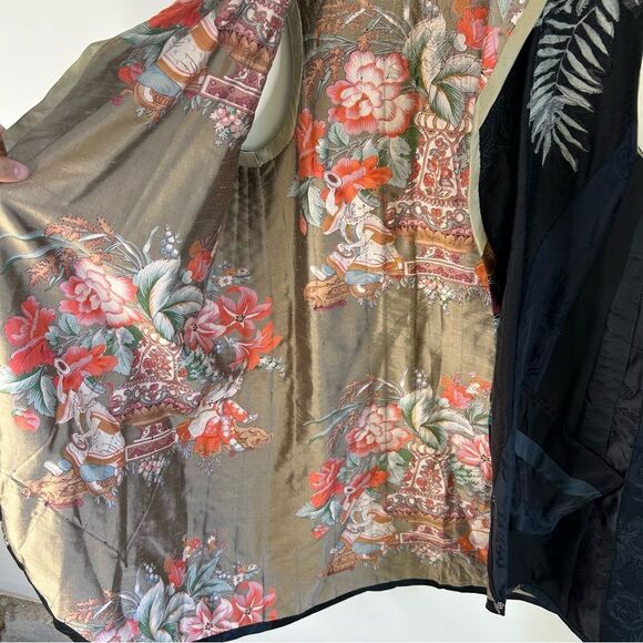 GinYa Floral Quilted Embroidered Appliqué Asian Style Long Line Open Front Vest - Picture 5 of 16